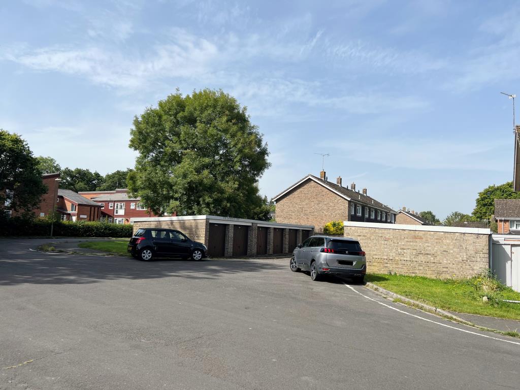 Lot: 104 - DEVELOPMENT SITE WITH CONSENT FOR A PAIR OF SEMI-DETACHED HOUSES - block of garages with planning for development